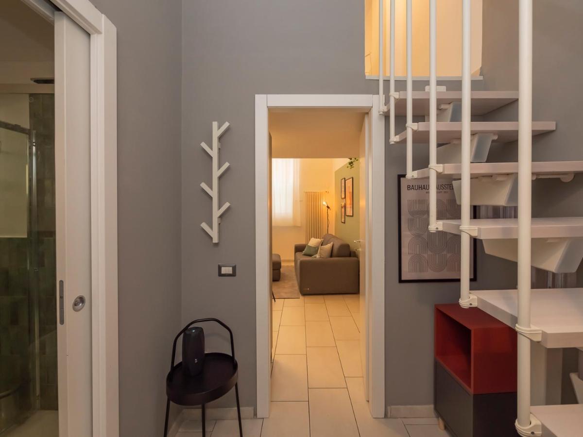 Ihost Apartment - Romilli 17A Milan Bagian luar foto