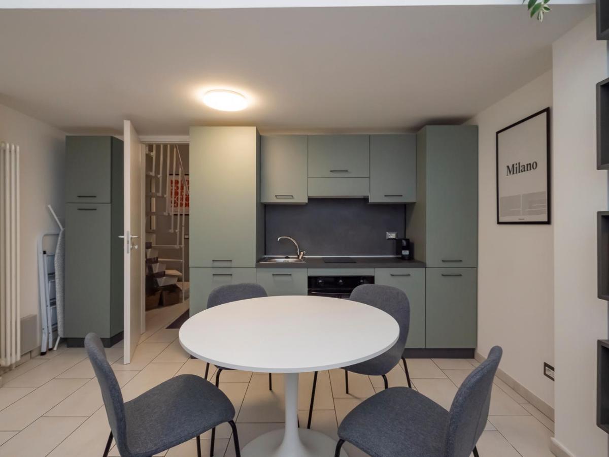Ihost Apartment - Romilli 17A Milan Bagian luar foto