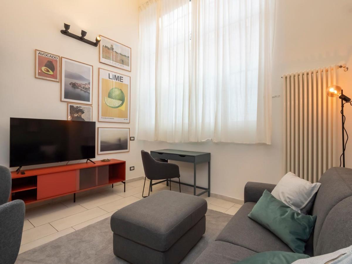 Ihost Apartment - Romilli 17A Milan Bagian luar foto