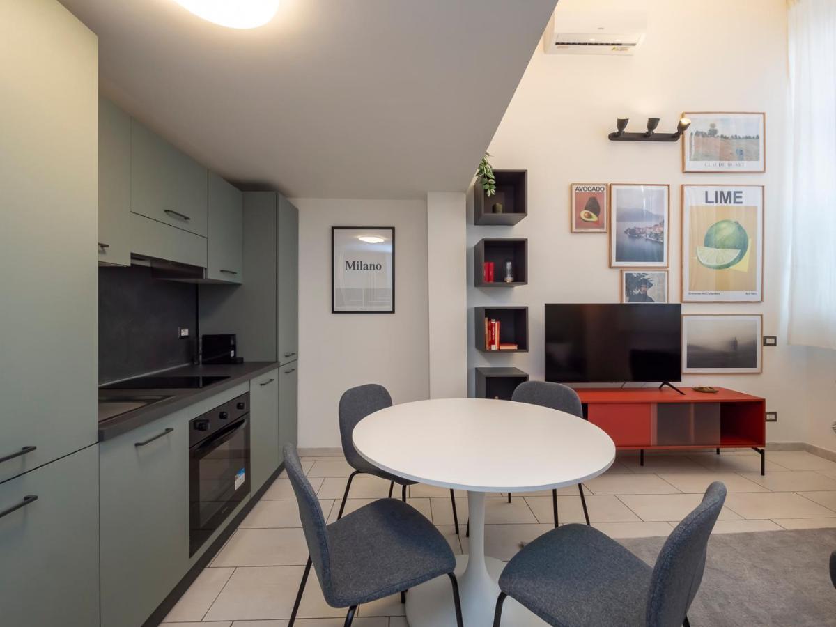 Ihost Apartment - Romilli 17A Milan Bagian luar foto