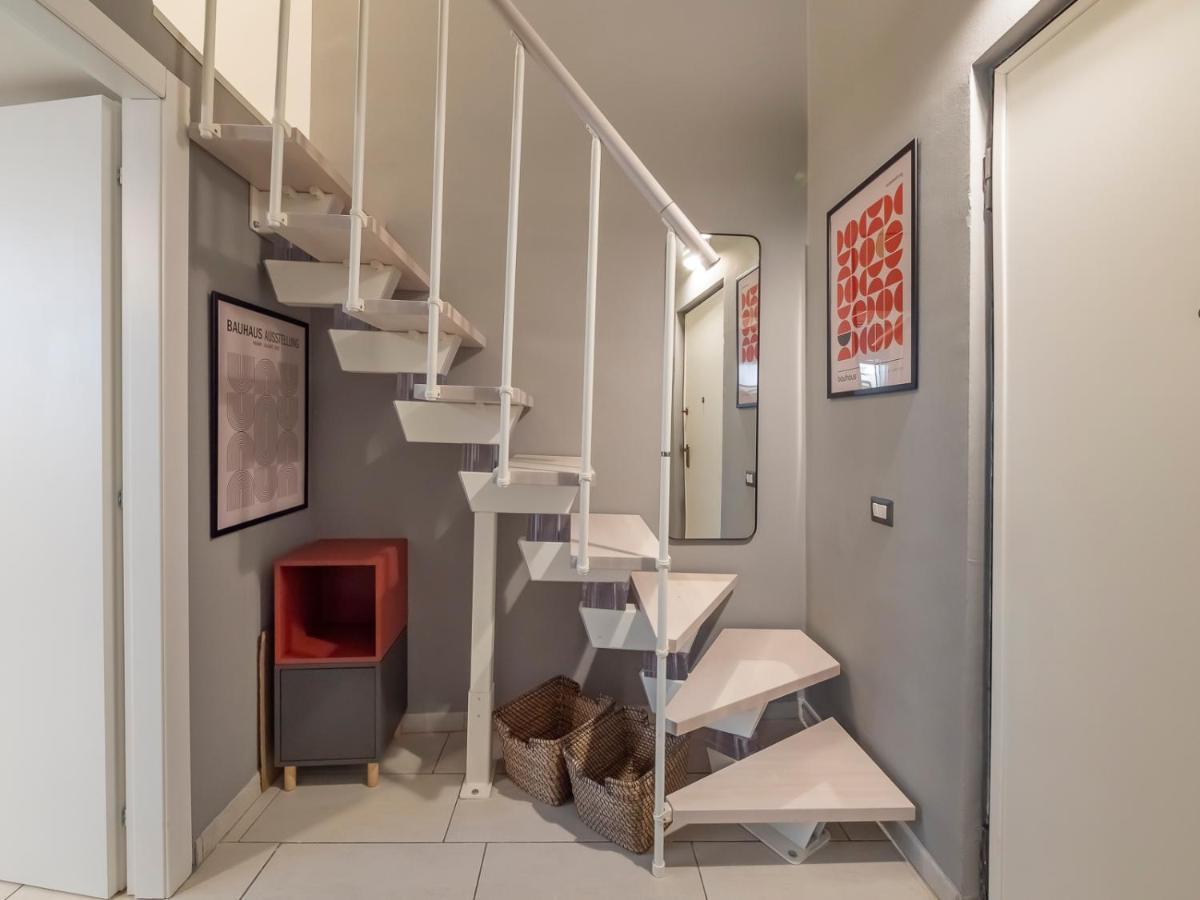Ihost Apartment - Romilli 17A Milan Bagian luar foto